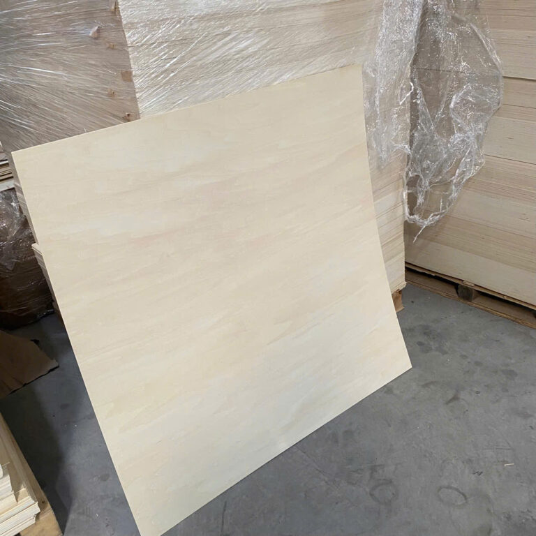 Phôi gỗ basswood tấm lớn xếp thành kiện, hàng có sẵn tại kho